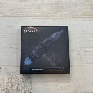 Loot Crate Exclusive The Expanse Rocinante Ship Figural Diorama